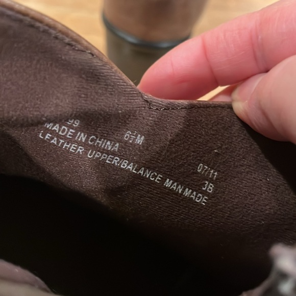 Clark’s woman short boots. - Picture 4 of 4